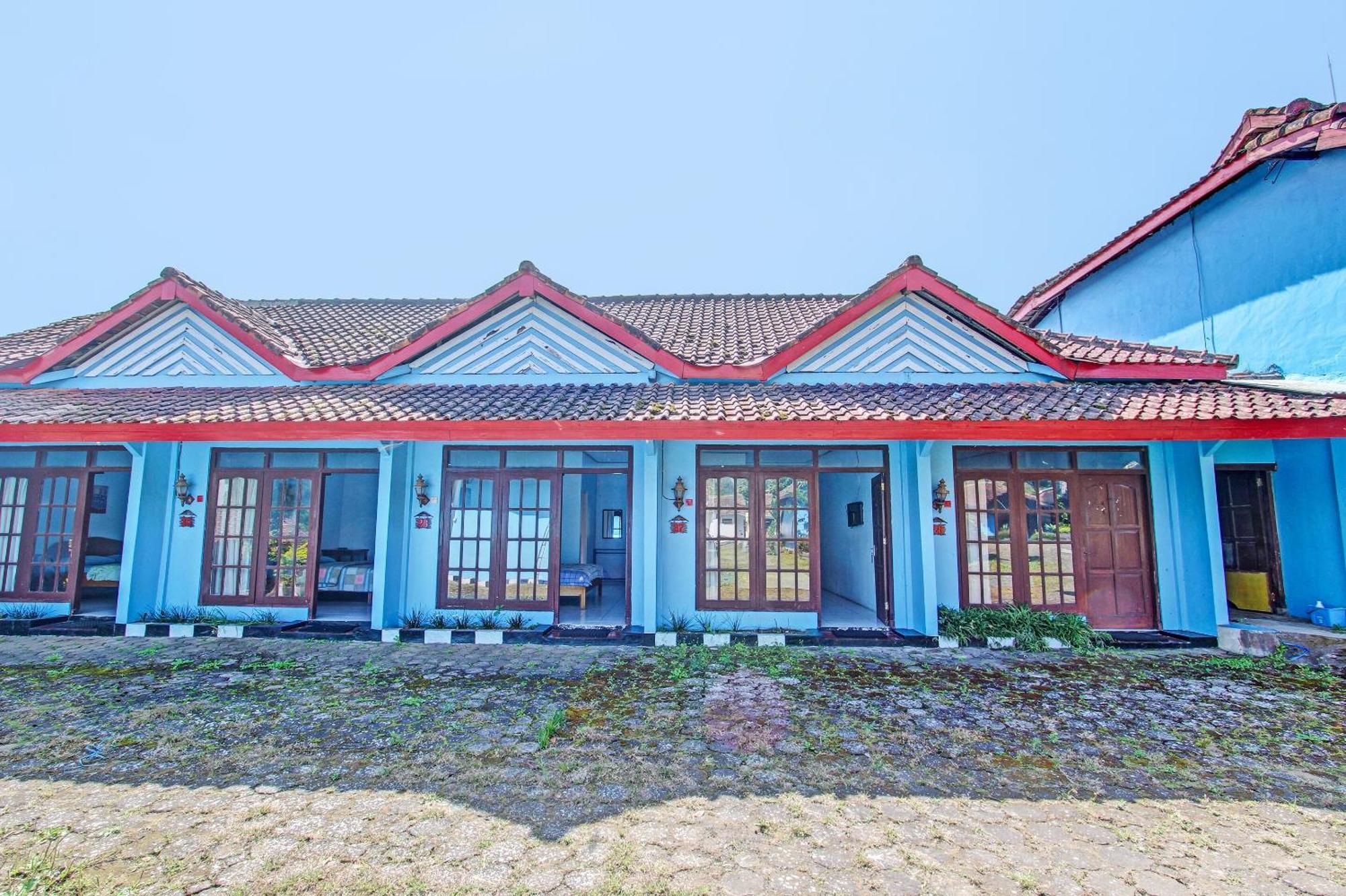 Capital O 91644 Loka Hause Otel Salatiga Dış mekan fotoğraf