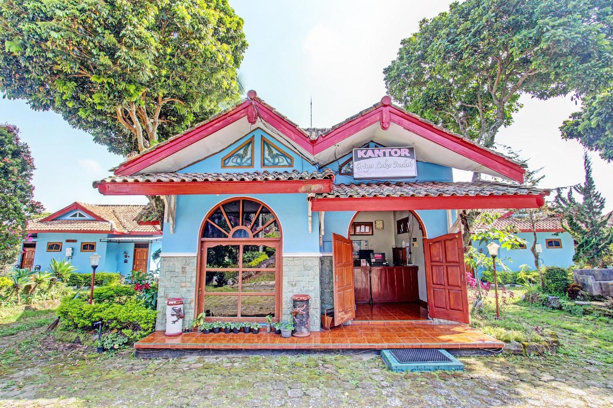 Capital O 91644 Loka Hause Otel Salatiga Dış mekan fotoğraf