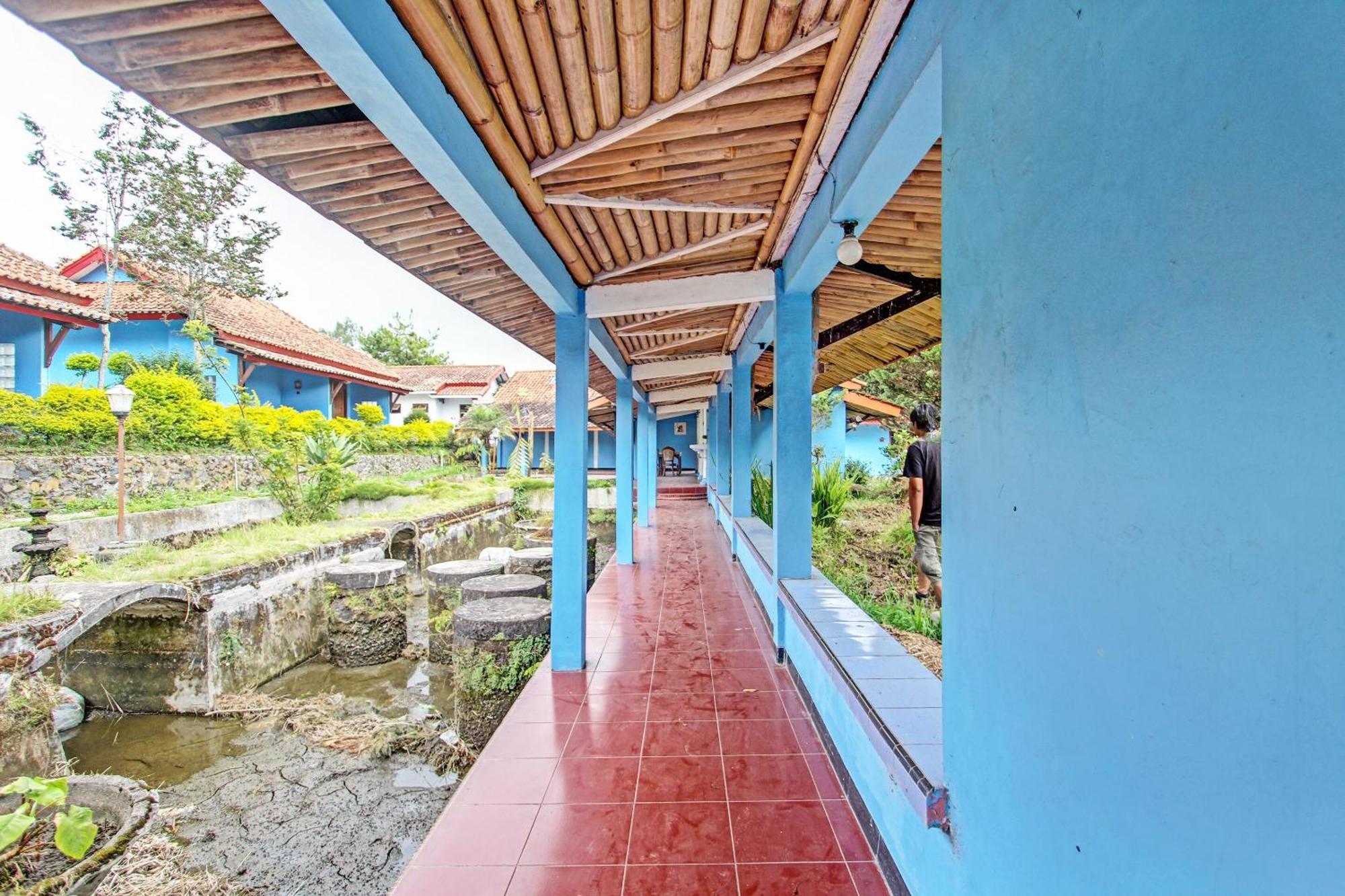 Capital O 91644 Loka Hause Otel Salatiga Dış mekan fotoğraf